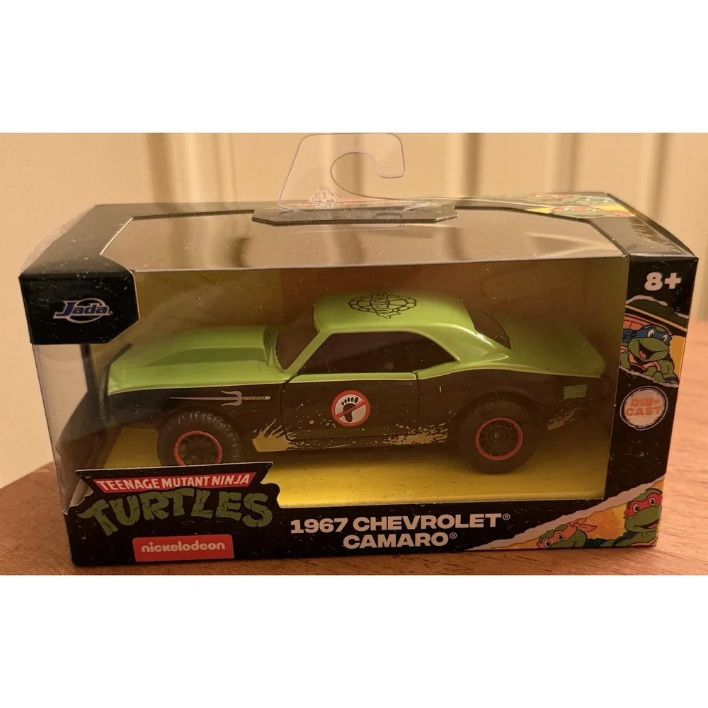 Jada Toys - 1:32 1967 Chevy Camaro with Teenage Mutant Ninja Turtles TMNT SEALED